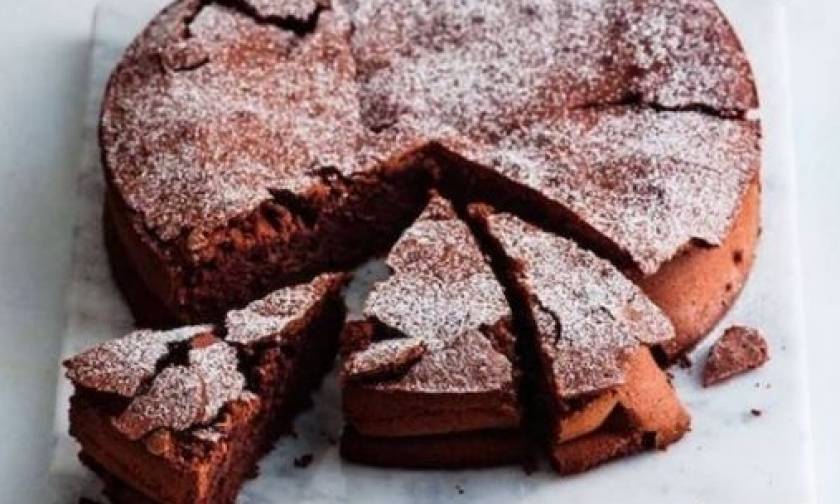 Γρήγορο, εύκολο και νηστίσιμο κέικ σοκολάτας