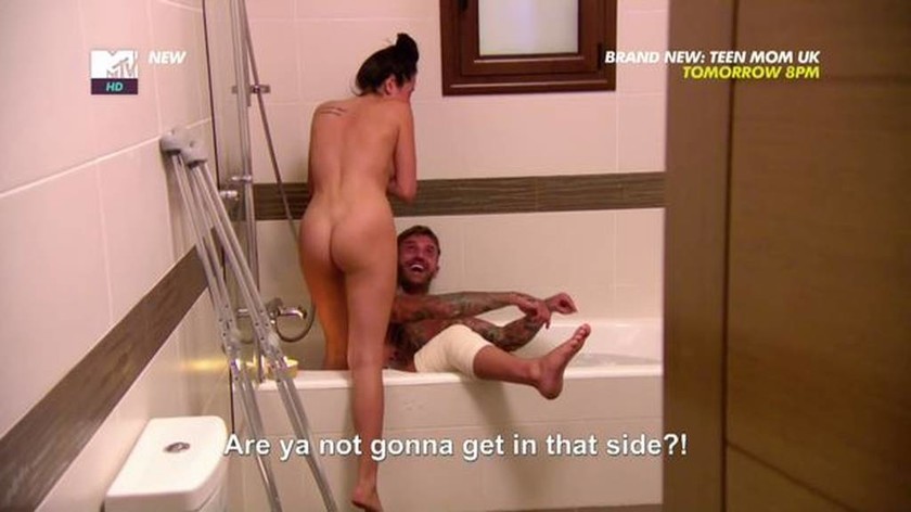 Ακατάλληλο βίντεο: Παίκτρια ριάλιτι κάνει γυμνή μπάνιο με τον πρώην – Δείτε πώς αντέδρασε ο νυν! 