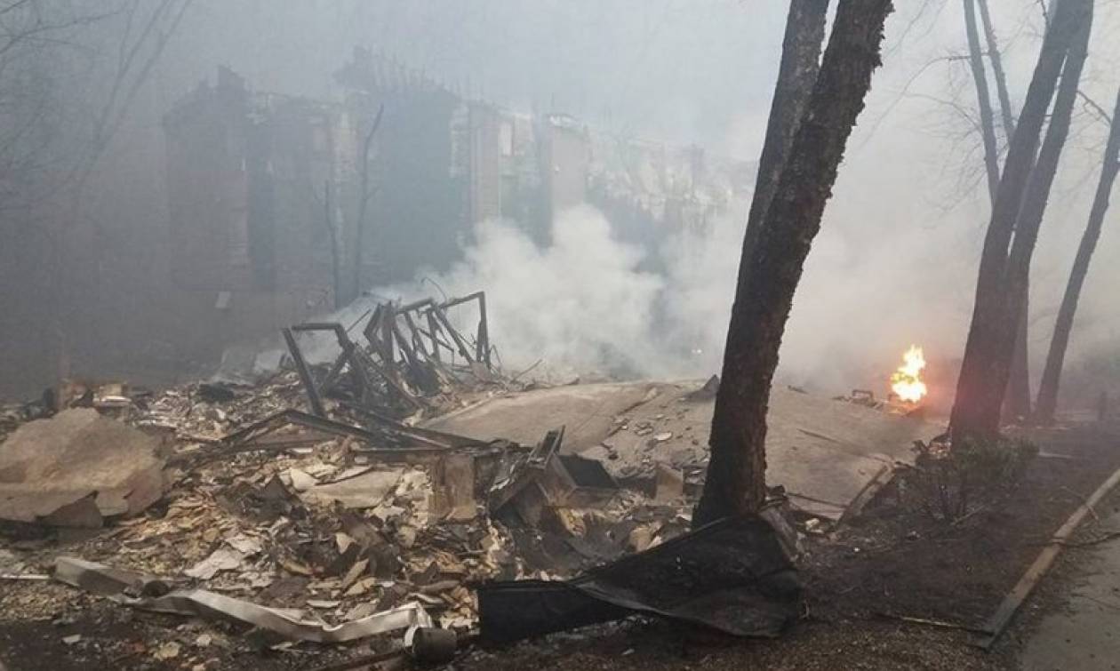Τεράστια φωτιά σε πάρκο - Έντεκα πολίτες νεκροί