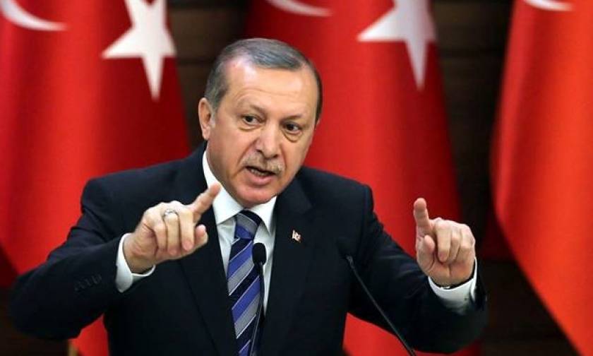 Έκκληση Ερντογάν: Μετατρέψτε τις καταθέσεις σας σε τουρκικές λίρες