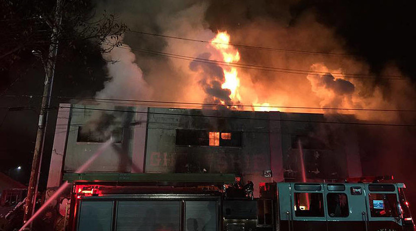 Μεγάλη τραγωδία στις ΗΠΑ: Περίπου 30 άνθρωποι κάηκαν ζωντανοί από πυρκαγιά σε πάρτι (Pics+Vid)