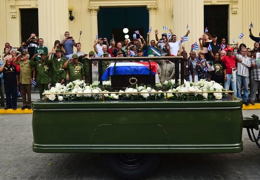 Κηδεία Φιντέλ Κάστρο: Δείτε εικόνα από την κηδεία του 
