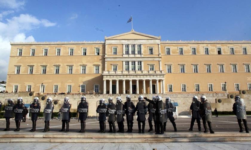 Επέτειος Γρηγορόπουλου Live: Σε αστυνομικό κλοιό το κέντρο της Αθήνας - Φόβοι για ταραχές