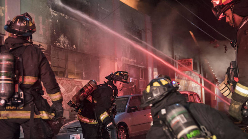 Μεγάλη τραγωδία στις ΗΠΑ: Φόβοι για τουλάχιστον 80 νεκρούς από πυρκαγιά σε πάρτι (Pics+Vid) 