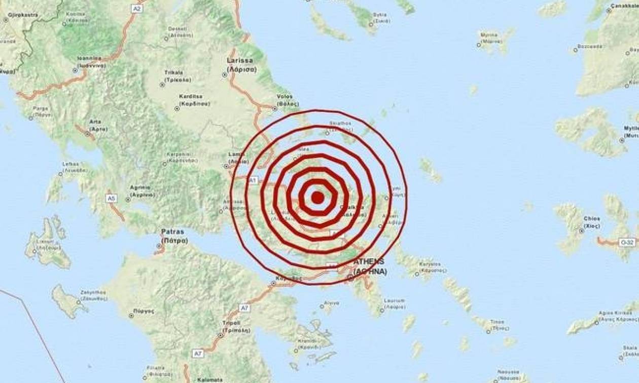 Σεισμός ΤΩΡΑ: Πετάχτηκαν από τα σπίτια τους στη Χαλκίδα