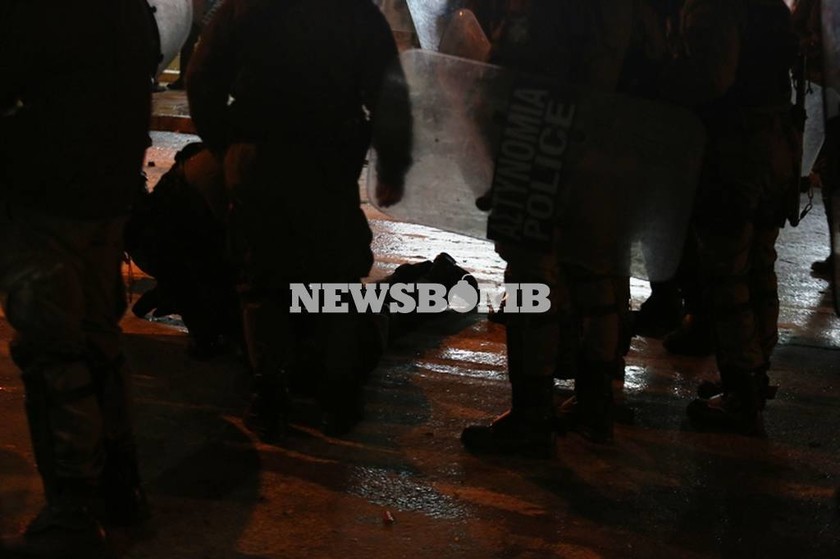 Επέτειος Γρηγορόπουλου: Νύχτα κόλασης έζησε η Αθήνα - Ταραχές σε όλες τις μεγάλες πόλεις (pics+vid)