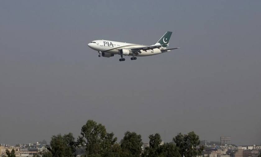 Συντριβή αεροπλάνου Πακιστάν: Διάσημος τραγουδιστής ανάμεσα στους επιβάτες της μοιραίας πτήσης