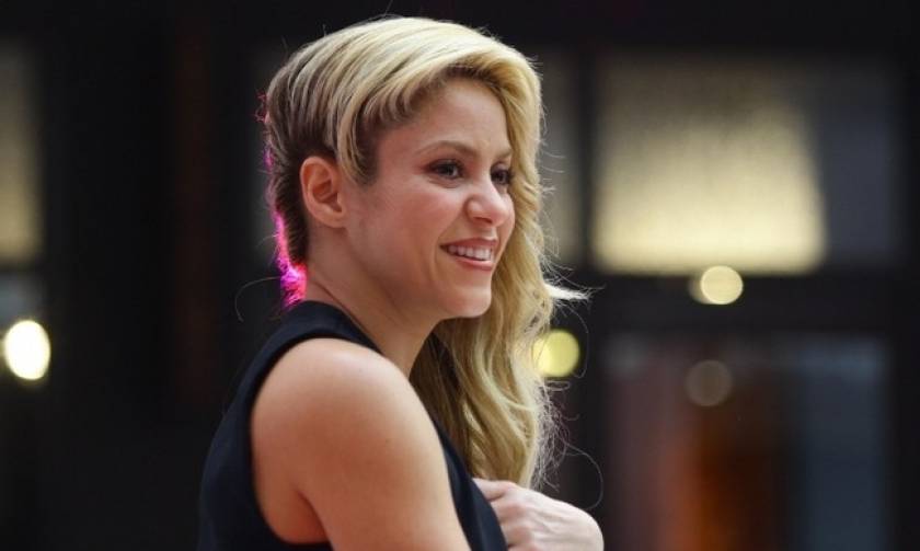 Shakira: Κυκλοφόρησε άρωμα στο σχήμα του σώματός της