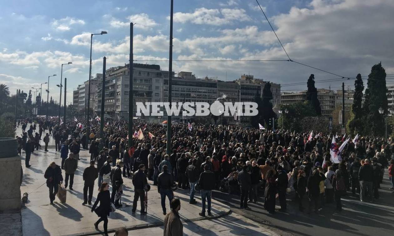 Απεργία ΓΣΕΕ - ΑΔΕΔΥ LIVE: Χιλιάδες κόσμου διαδήλωσαν κατά της κυβέρνησης ΣΥΡΙΖΑ - ΑΝΕΛ