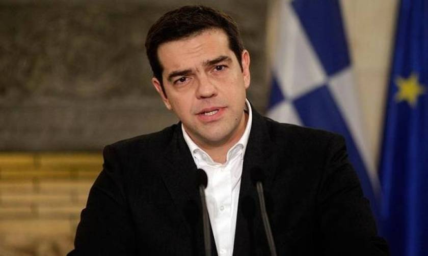 Tsipras announces extra benefit for low-income pensioners