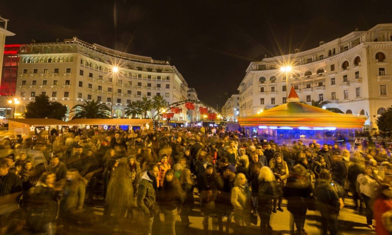 Θεσσαλονίκη: Στα χριστουγεννιάτικα και επίσημα η πόλη