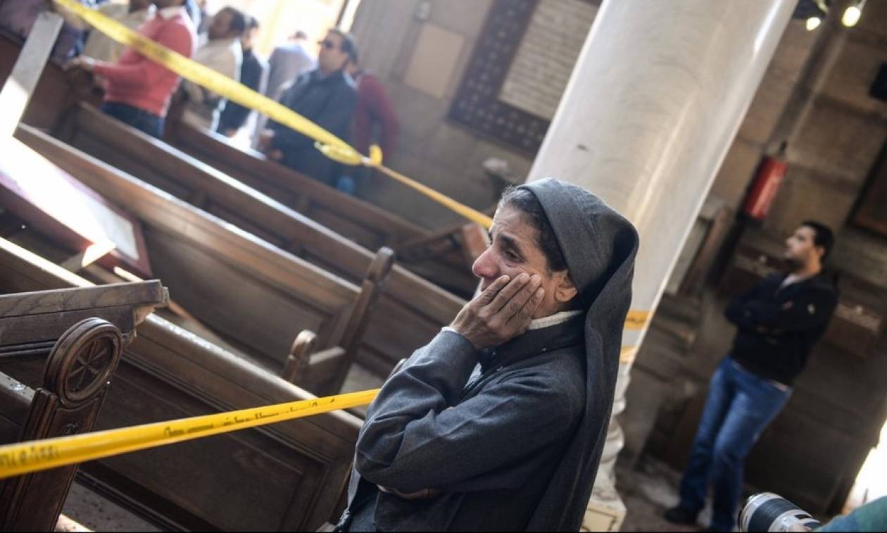 Θρήνος στην Αίγυπτο: Στους 25 οι νεκροί από τη βομβιστική επίθεση σε χριστιανική εκκλησία (Pics)