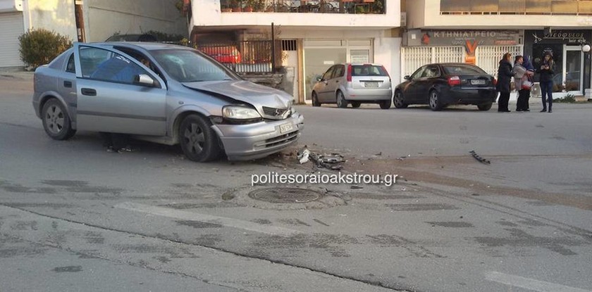 Σοβαρό τροχαίο στη Θεσσαλονίκη με 4 τραυματίες (pics)