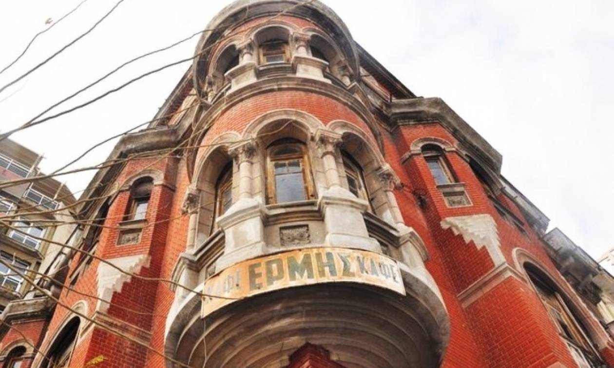 Το «στοιχειωμένο» Κόκκινο Σπίτι της Θεσσαλονίκης που προκαλεί δέος (photos)