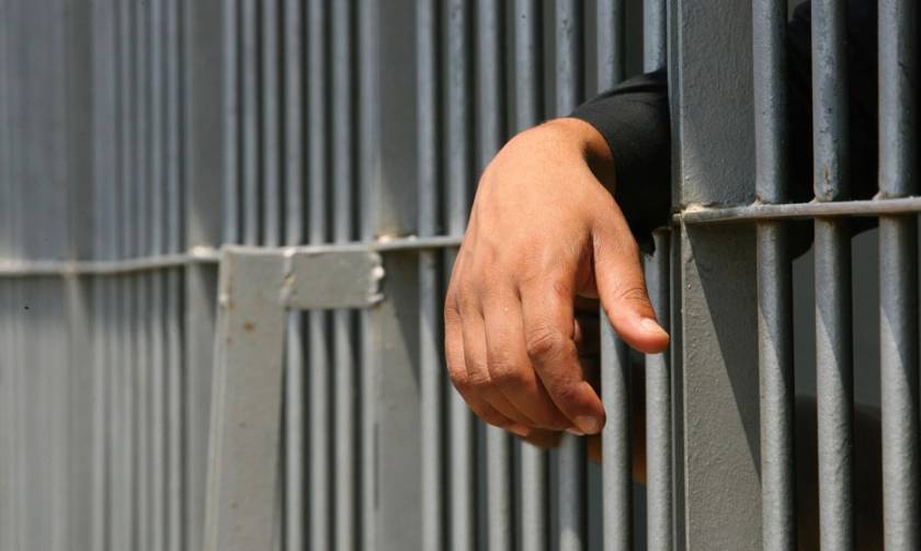 Καλαμάτα: Στη φυλακή πατέρας που ασελγούσε στον ανήλικο γιο του