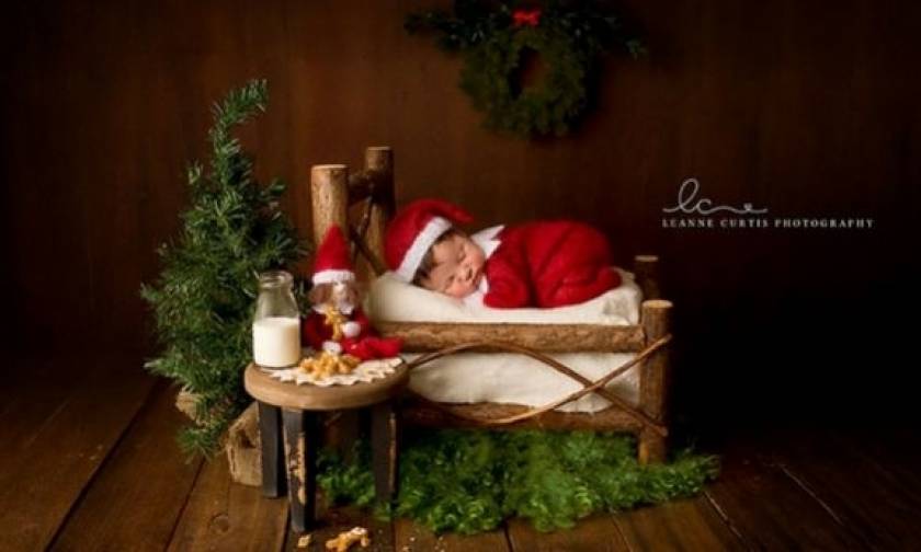 Δέκα φωτογραφίες νεογέννητων που γιορτάζουν τα πρώτα τους Χριστούγεννα