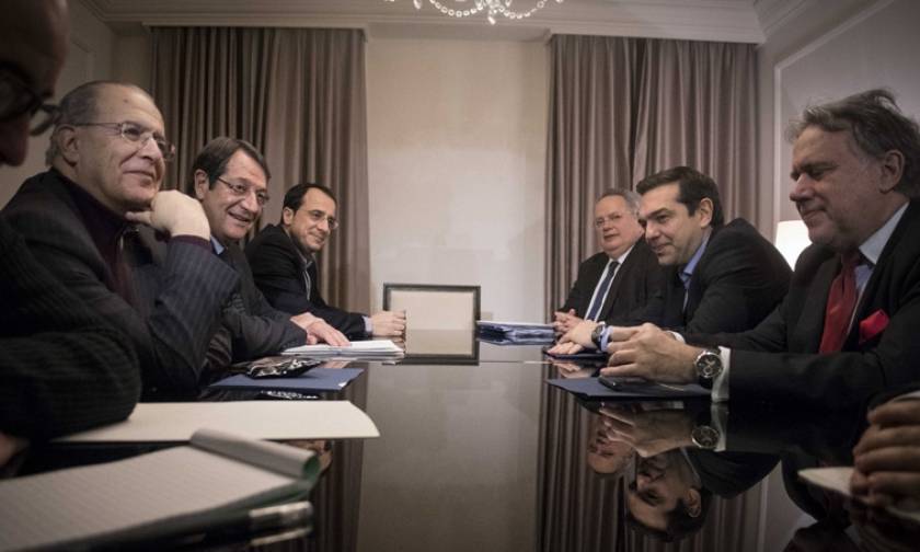 Ολοκληρώθηκε η συνάντηση Τσίπρα-Αναστασιάδη ενόψει των διαπραγματεύσεων για το Κυπριακό