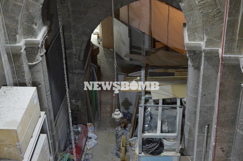 Αποστολή Newsbomb.gr: Άνοιξαν τον Πανάγιο Τάφο και γονάτισαν μπροστά του συγκινημένοι οι επιστήμονες