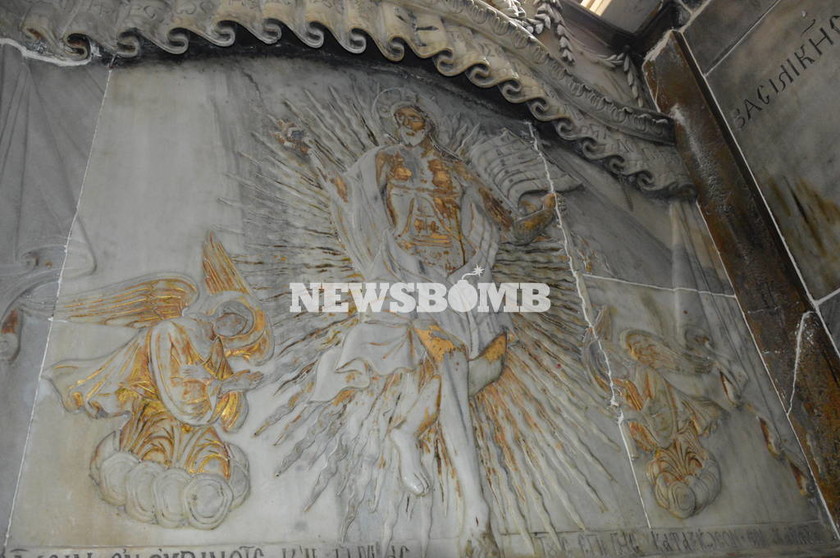 Αποστολή Newsbomb.gr: Άνοιξαν τον Πανάγιο Τάφο και γονάτισαν μπροστά του συγκινημένοι οι επιστήμονες