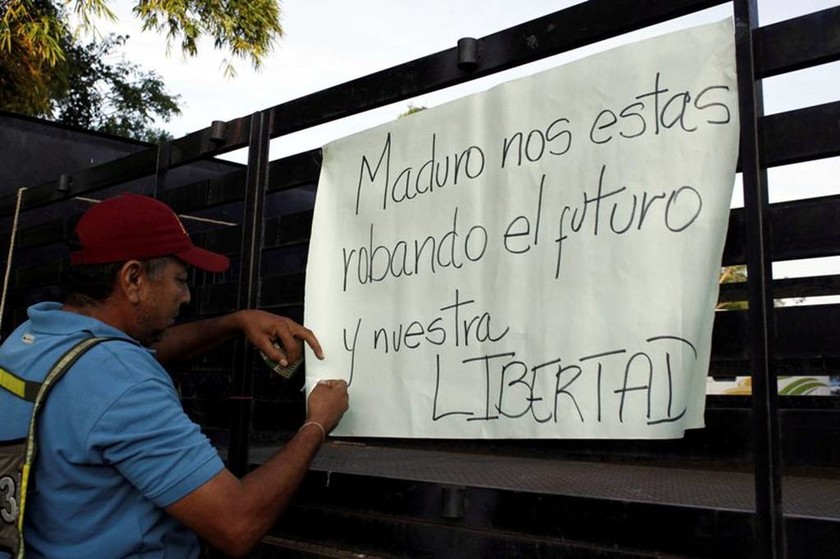 Βενεζουέλα: Συγκρούσεις και βανδαλισμοί για την έλλειψη ρευστότητας - Πληροφορίες για 3 νεκρούς 