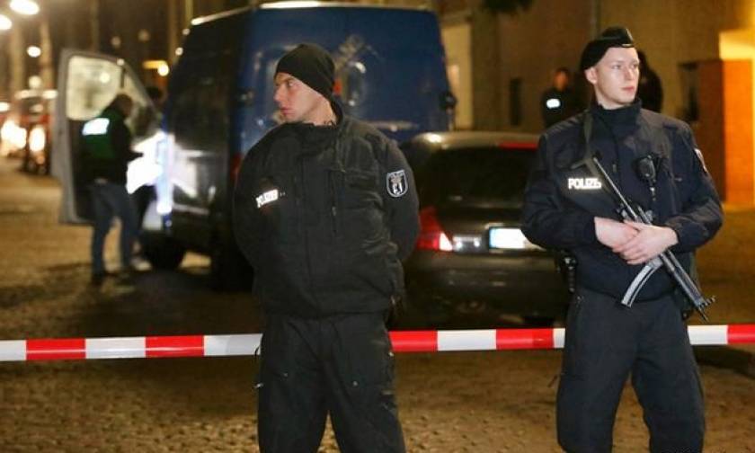 Τρομοκρατική επίθεση Βερολίνο: Νεκρός ο ένας δράστης – Συνελήφθη ο δεύτερος