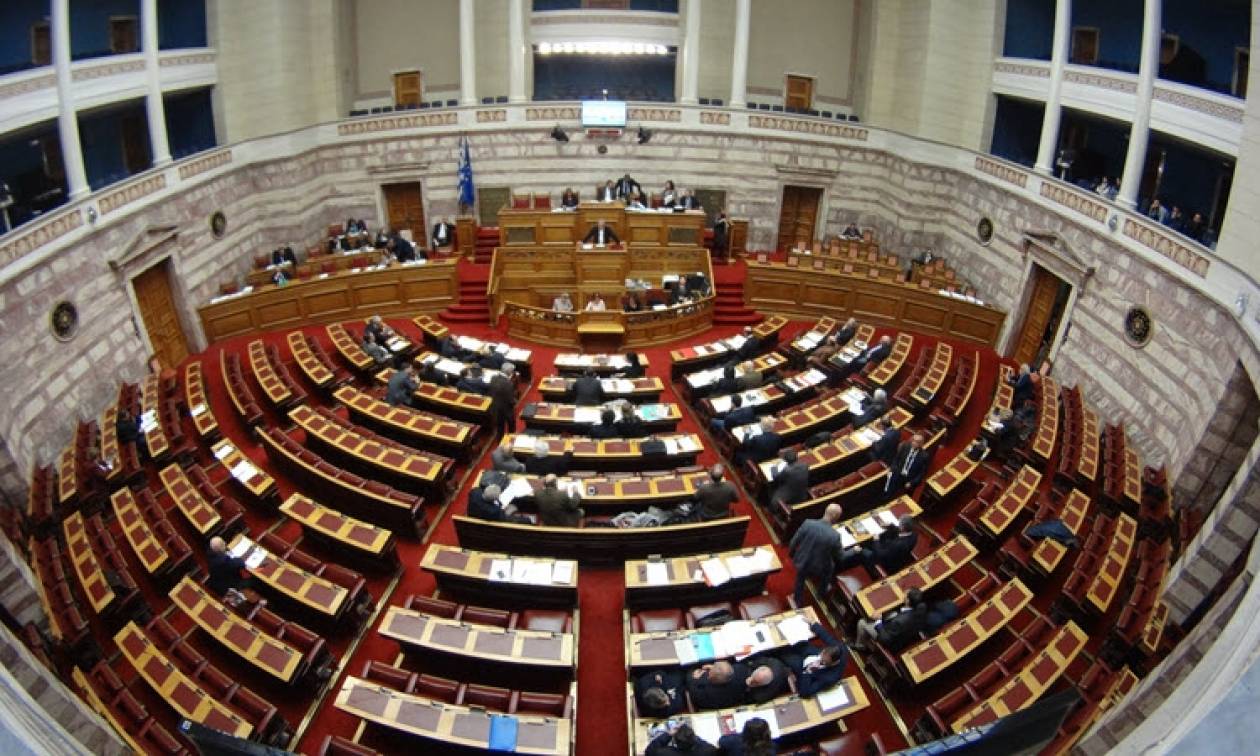 Βουλή: Ψηφίστηκαν τα άρθρα και οι τροπολογίες του πολυνομοσχεδίου