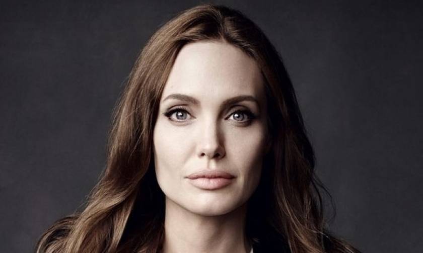 Oι φωτογραφίες που πρέπει να δεις: Η Angelina Jolie για χριστουγεννιάτικα ψώνια μαζί με τη Shiloh