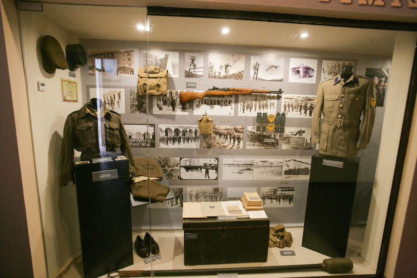 Ο στρατός ξηράς απέκτησε στρατιωτικό Μουσείο ΣΜΥ (pics)