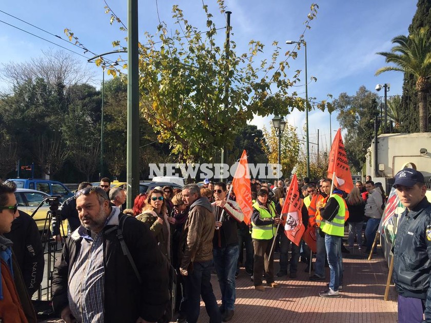Παράσταση διαμαρτυρίας της ΠΟΕ - ΟΤΑ στο κέντρο της Αθήνας (pics)