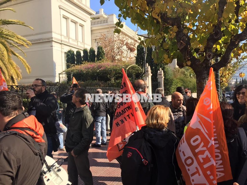 Παράσταση διαμαρτυρίας της ΠΟΕ - ΟΤΑ στο κέντρο της Αθήνας (pics)