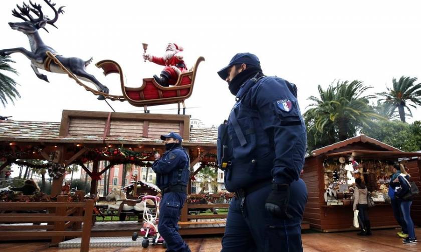Τρομοκρατική επίθεση Βερολίνο: Δεν ακυρώνονται οι εορταστικές εκδηλώσεις των Χριστουγέννων