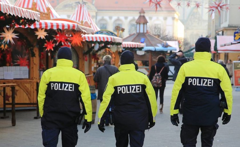 Τρομοκρατική επίθεση Βερολίνο: Δεν ακυρώνονται οι εορταστικές εκδηλώσεις των Χριστουγέννων 