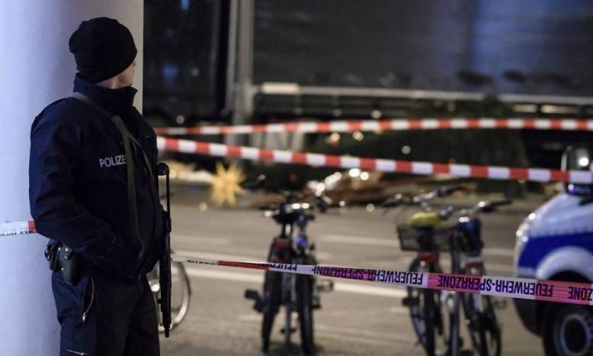 Τρομοκρατικη επίθεση Βερολίνο: Ελεύθερος ο ύποπτος για το χτύπημα στη χριστουγεννιάτικη αγορά