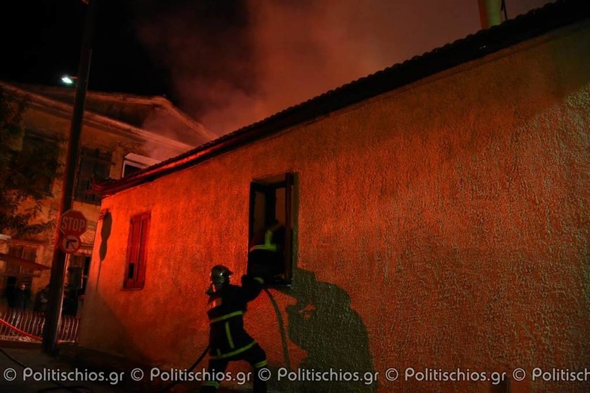 Χίος: Παρανάλωμα του πυρός σπίτι στον Φραγκομαχαλά (pics&vid)