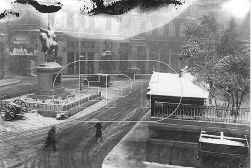 Όταν η Αθήνα είχε «πνιγεί» στο χιόνι το 1920 – Ρετρό φωτογραφίες από την κατάλευκη πρωτεύουσα