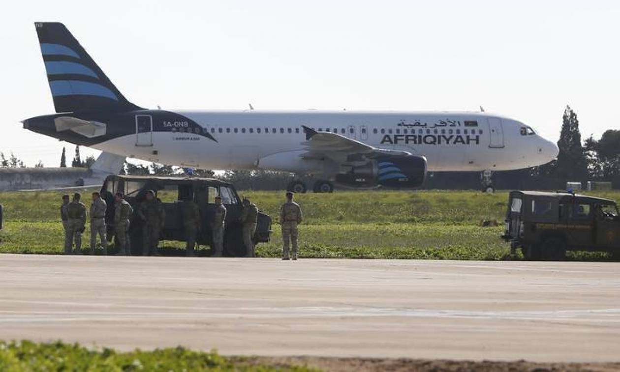 Αεροπειρατεία Μάλτα: Αφήστε ελεύθερο το γιο του Καντάφι αλλιώς ανατινάζουμε το αεροπλάνο