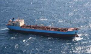 Αγωνία για το φορτηγό πλοίο που προσάραξε στην Άνδρο - Έχει πάρει επικίνδυνη κλίση