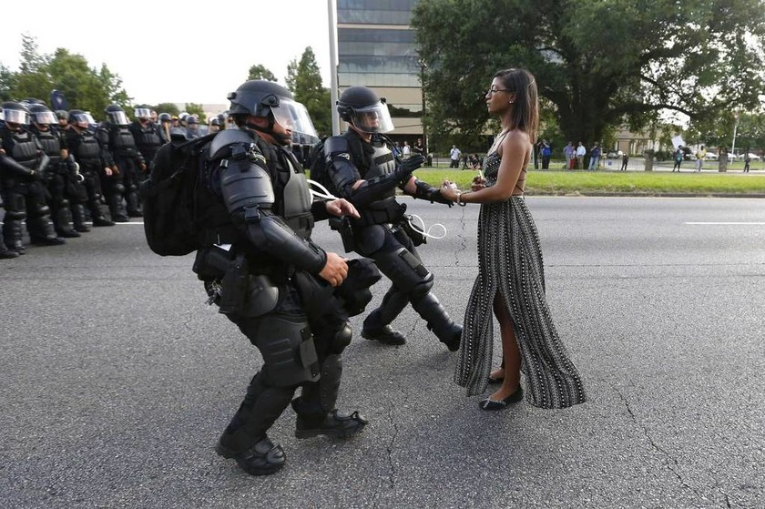 ΗΠΑ - Η Leshia Evans συλλαμβάνεται διαμαρτυρόμενη για την αστυνομική βία 