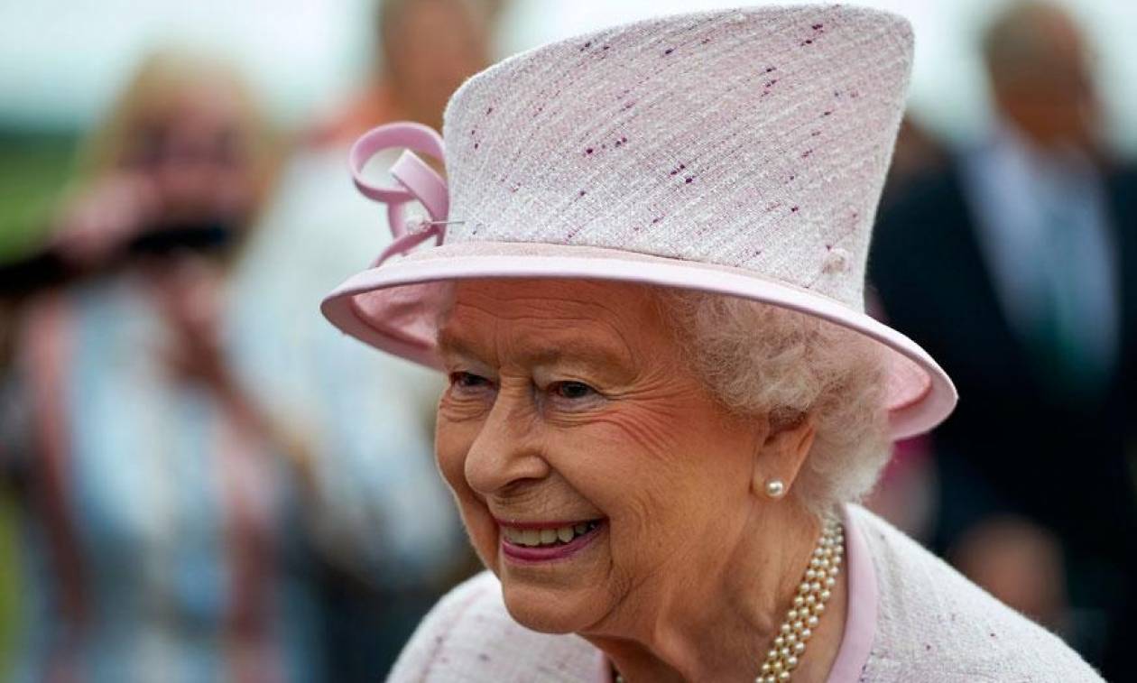 Ασθενής η βασίλισσα Ελισάβετ: Απούσα μετά από 30 χρόνια από τη χριστουγεννιάτικη λειτουργία