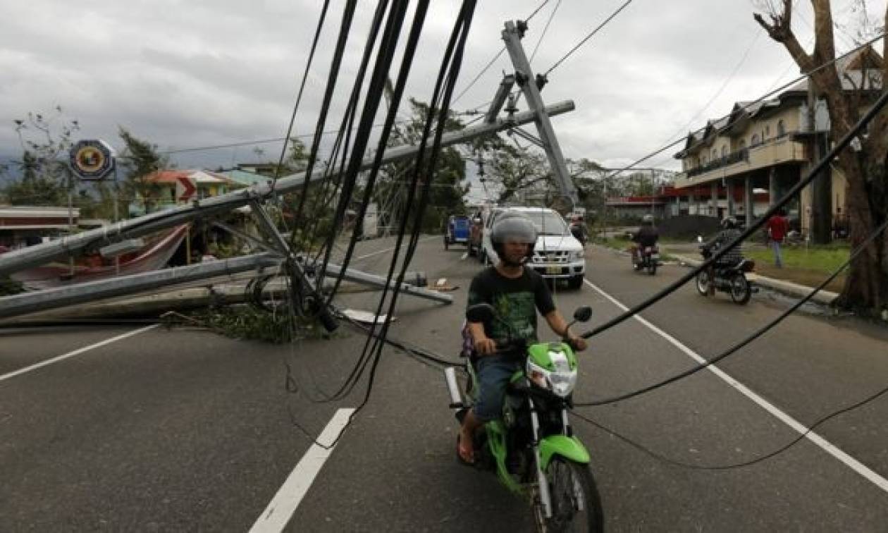Φιλιππίνες: Τέσσερις νεκροί και 8 αγνοούμενοι από το πέρασμα του τυφώνα Νοκ-Τεν (pics)