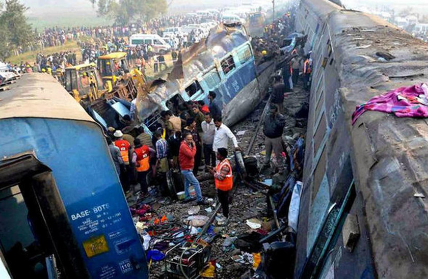Νέο τρομακτικό σιδηροδρομικό δυστύχημα στην Ινδία – Εκτροχιάστηκε τρένο 