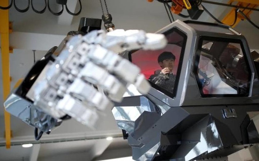 Ο Ironman είναι πραγματικότητα: Αυτό είναι το πρώτο επανδρωμένο ρομπότ στον κόσμο! (vid)