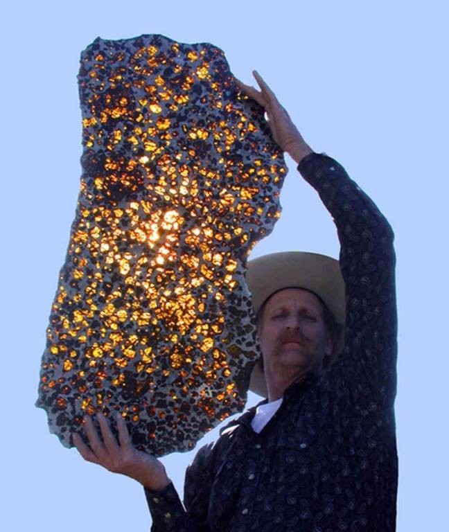 Fukang μετεωρίτης, ένα πολύτιμο δώρο από το διάστημα. Είναι περίπου 4,5 δισεκατομμυρίων ετών