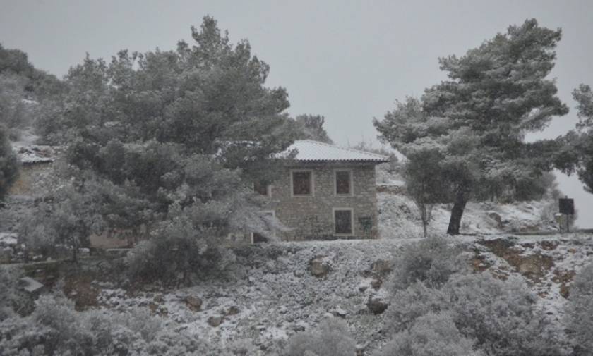 Χιόνια στην Αθήνα – ΠΡΟΣΟΧΗ! Σε αυτές τις περιοχές θα σκάσει σε λίγη ώρα η μετεωρολογική «βόμβα»