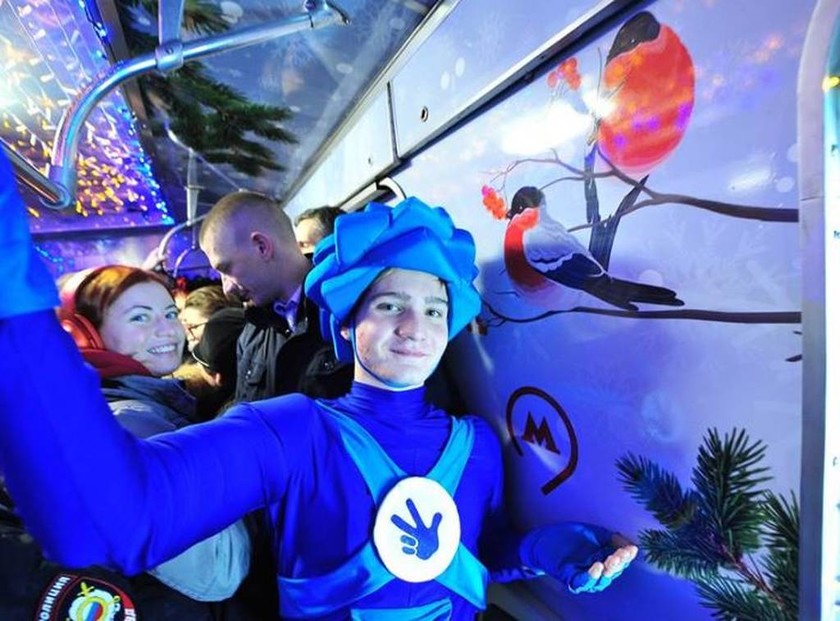 Εντυπωσιακές εικόνες: Σε γιορτινή διάθεση τα μέσα μεταφοράς στη Ρωσία! 