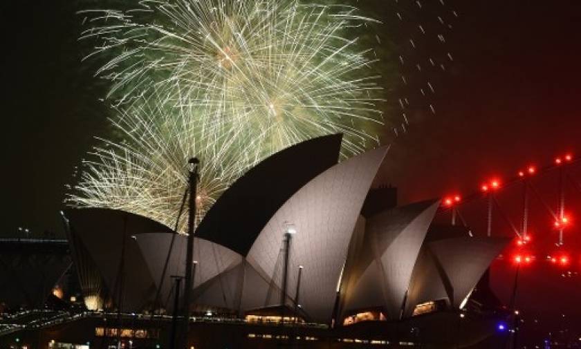 Το Σίδνεϊ υποδέχτηκε το 2017 με εντυπωσιακά πυροτεχνήματα!