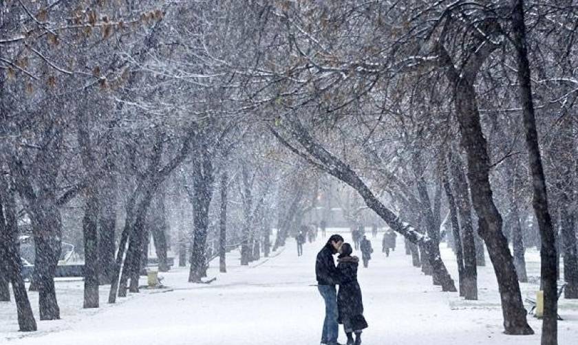 Καιρός - Χιόνια στην Αθήνα: Η ΕΜΥ προειδοποιεί - Έρχεται «λευκή» Πρωτοχρονιά - Πού θα το «στρώσει»