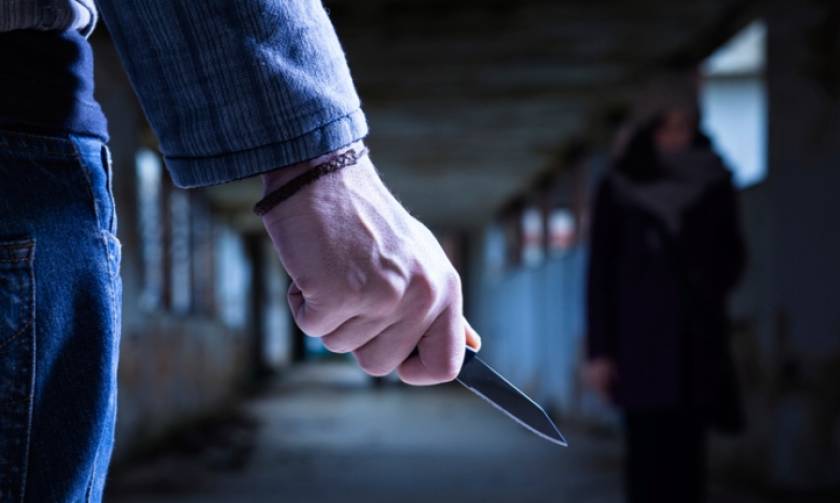Κρήτη: Βγήκαν τα μαχαίρια - Χαροπαλεύει 26χρονος