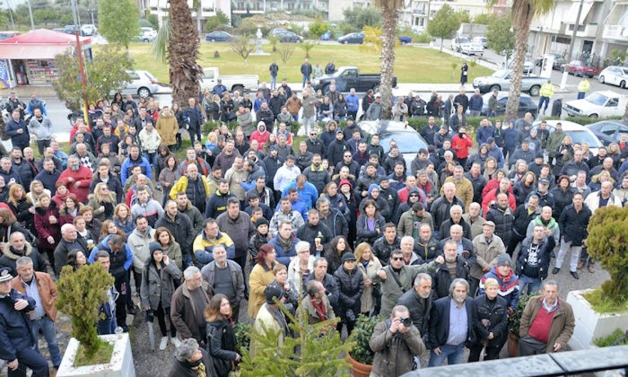 Συγκέντρωση διαμαρτυρίας από κατοίκους του Αιτωλικού για το πρόβλημα της υδροδότησης (pics&vid)