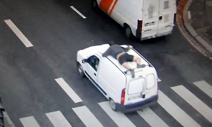 Απίστευτο: Κάλεσε την αστυνομία από το κινητό του γαντζωμένος στην οροφή κλεμμένου αυτοκινήτου